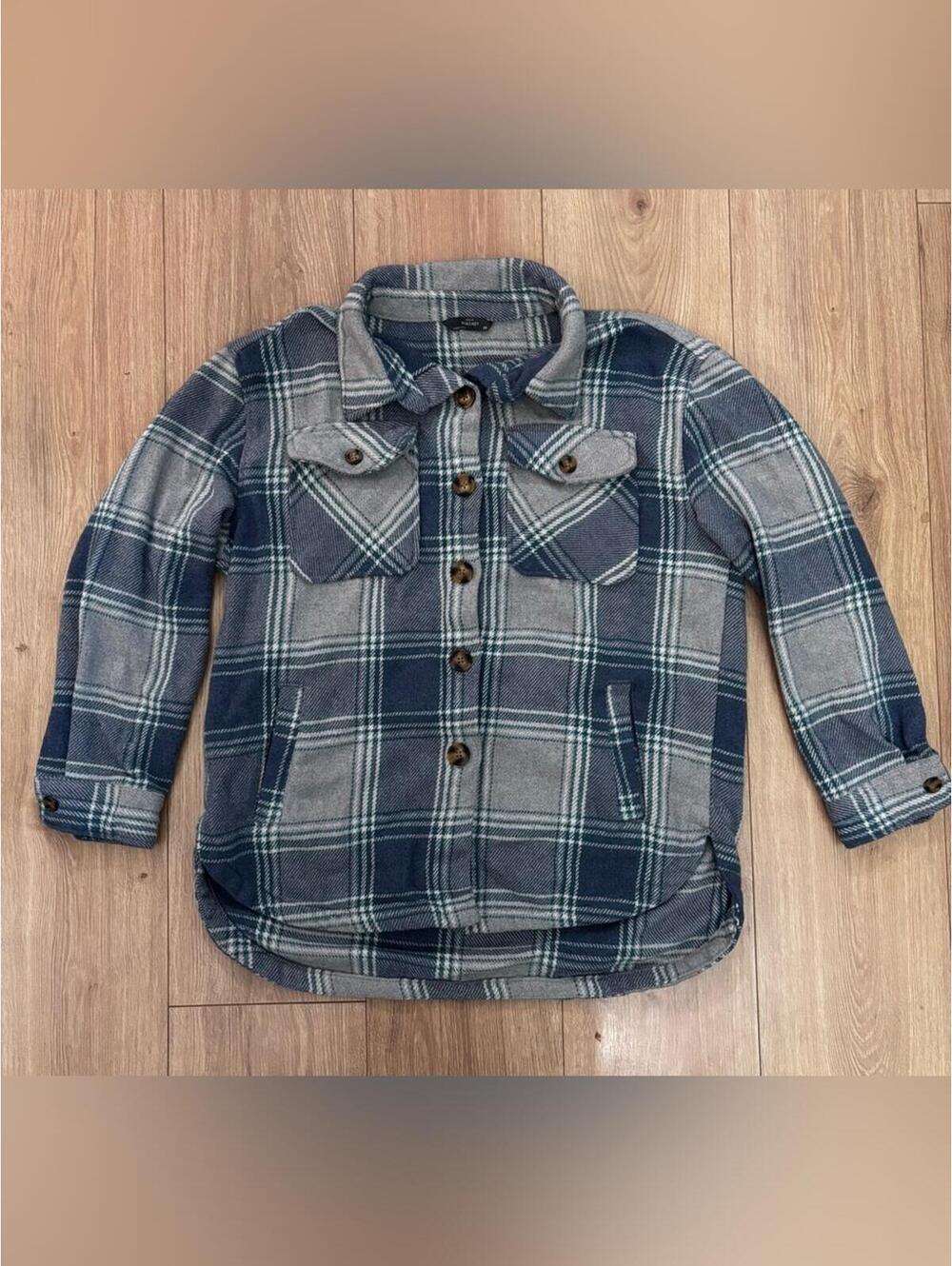 Women’s Blue and Gray Plaid Button-Down Shirt Jacket